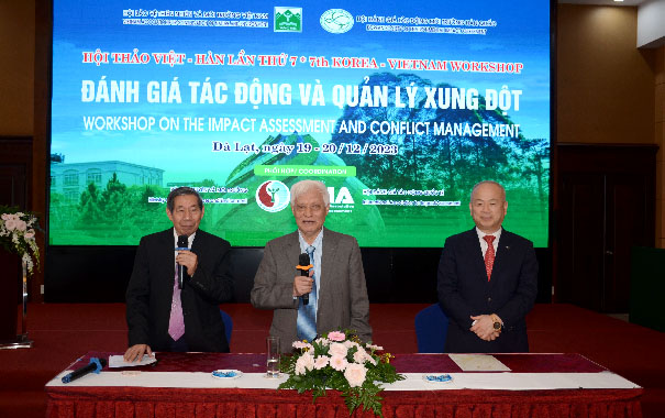 Hội[-]thảo[-]ĐTM[-]Việt[-]Nam[-]–[-]Hàn[-]Quốc[-]lần[-]thứ[-]7[-]với[-]chủ[-]đề[-]“Đánh[-]giá[-]tác[-]động[-]và[-]Quản[-]lý[-]xung[-]đột”.
